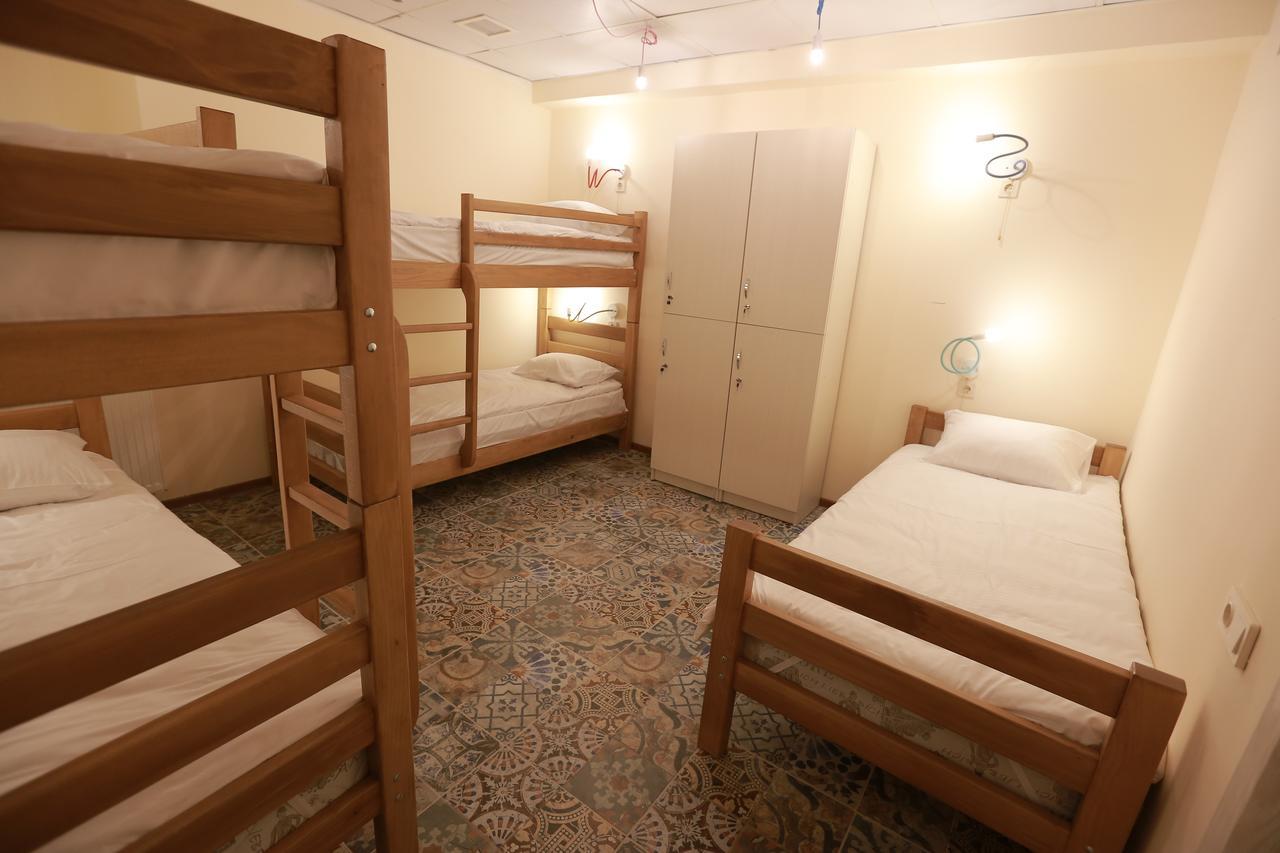 Midtown Hotel & Hostel Tbilisi Ngoại thất bức ảnh