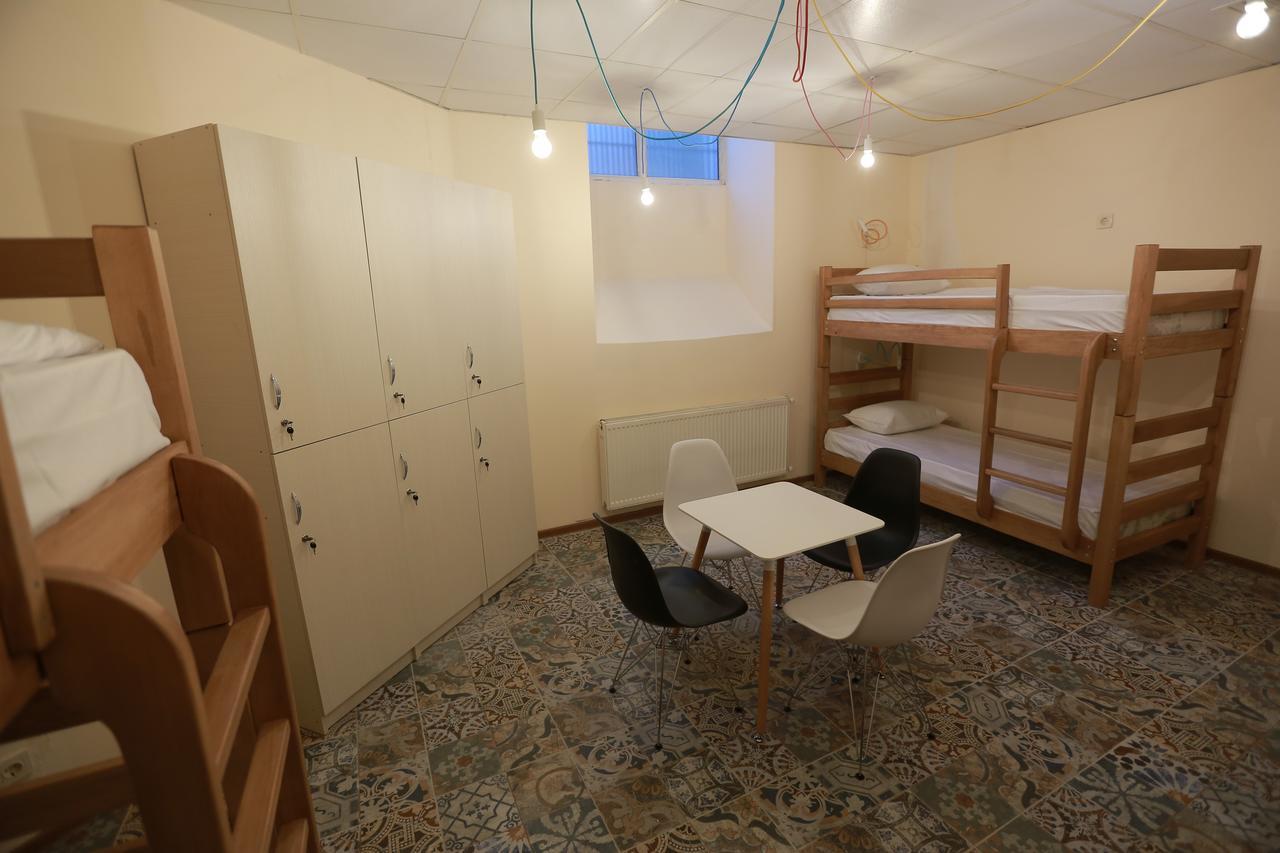 Midtown Hotel & Hostel Tbilisi Ngoại thất bức ảnh